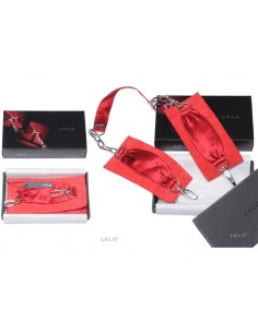 Menottes en soie et cuir...